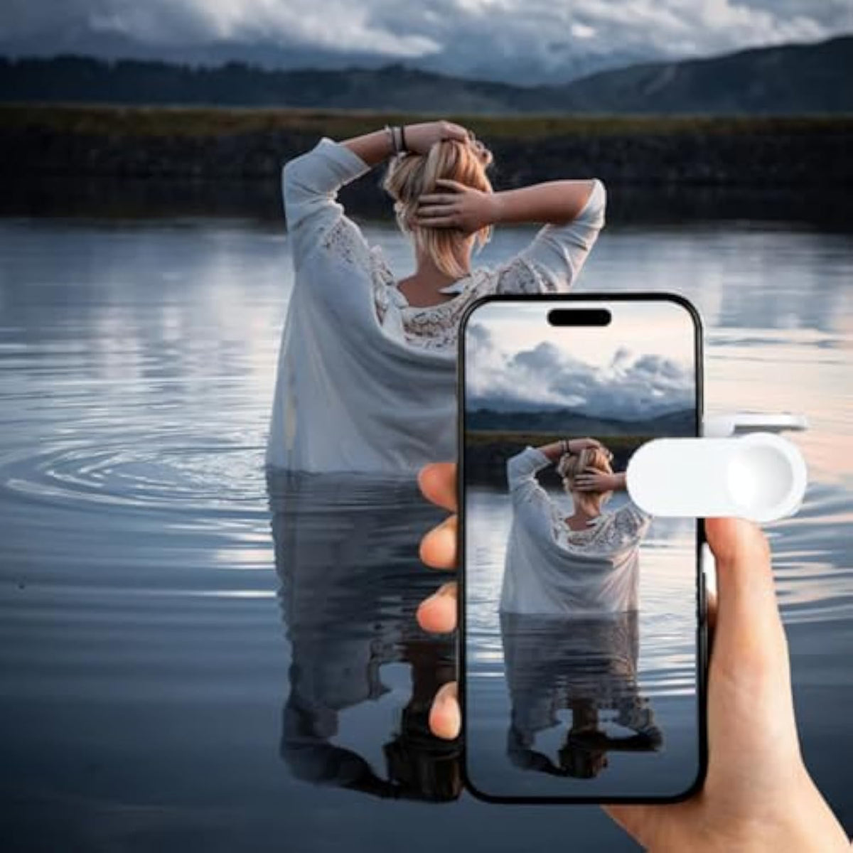 Mirror Effect Lens - Capture Stunning Reflections Instantly, Smartphone Camera Mirror Reflection Clip Kit, Mirror for Phone to Use Back Camera, for Travel Photography (Black +White)