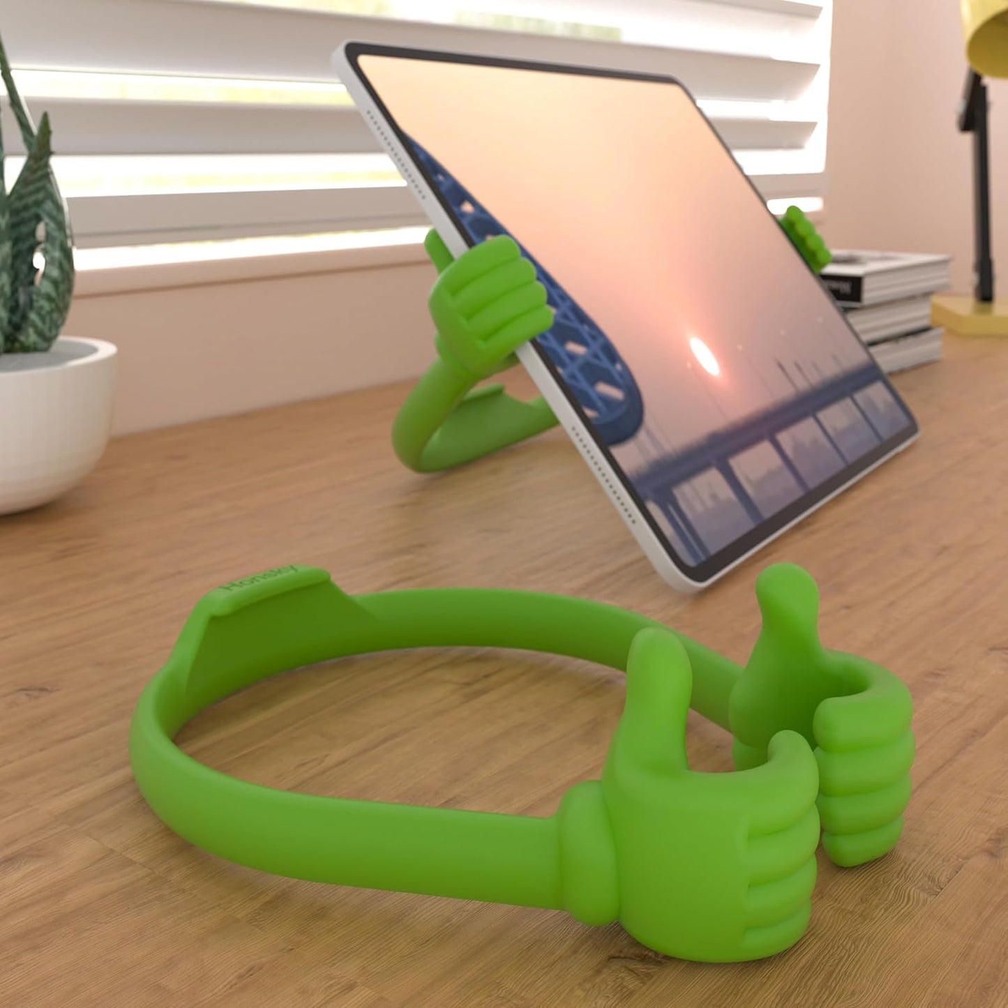 Honsky Thumbs Up 2 Pack Tablet Stands, Compatible with iPad, Samsung Galaxy, iPhone Pro Max, Universal Cute, 2 Pack of Green